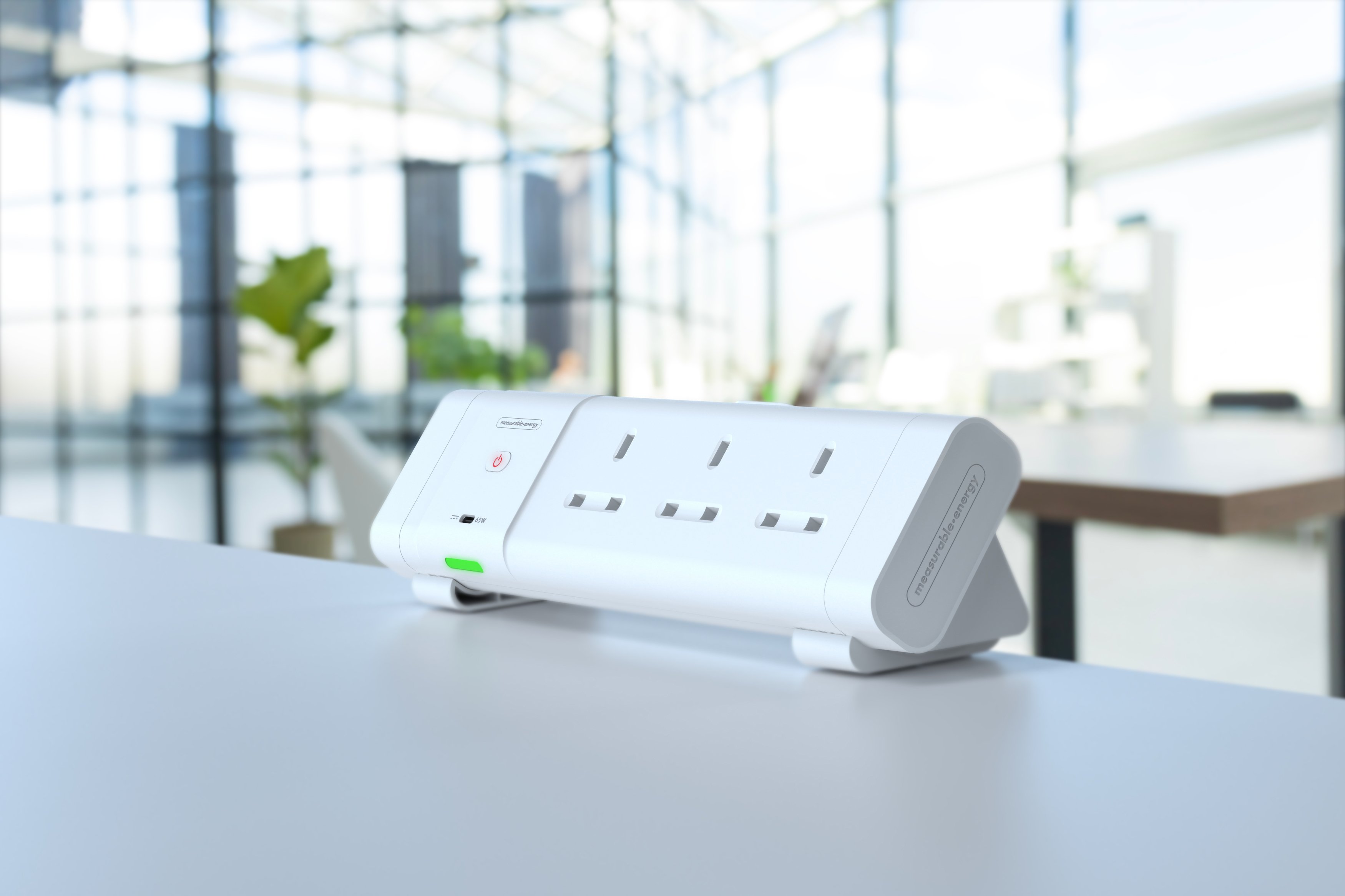 TGX_white_office1